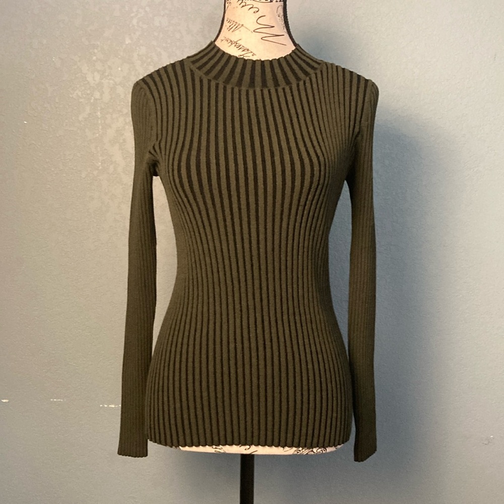 Banana Republic Rib-Knick Mockneck Sweater ~ Small ~ Olive Green